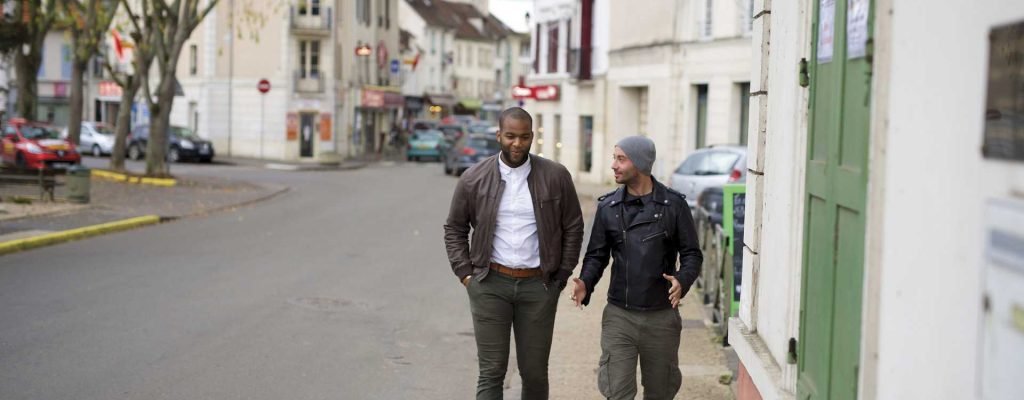 france_friends_men_streets_walking_talking (2)